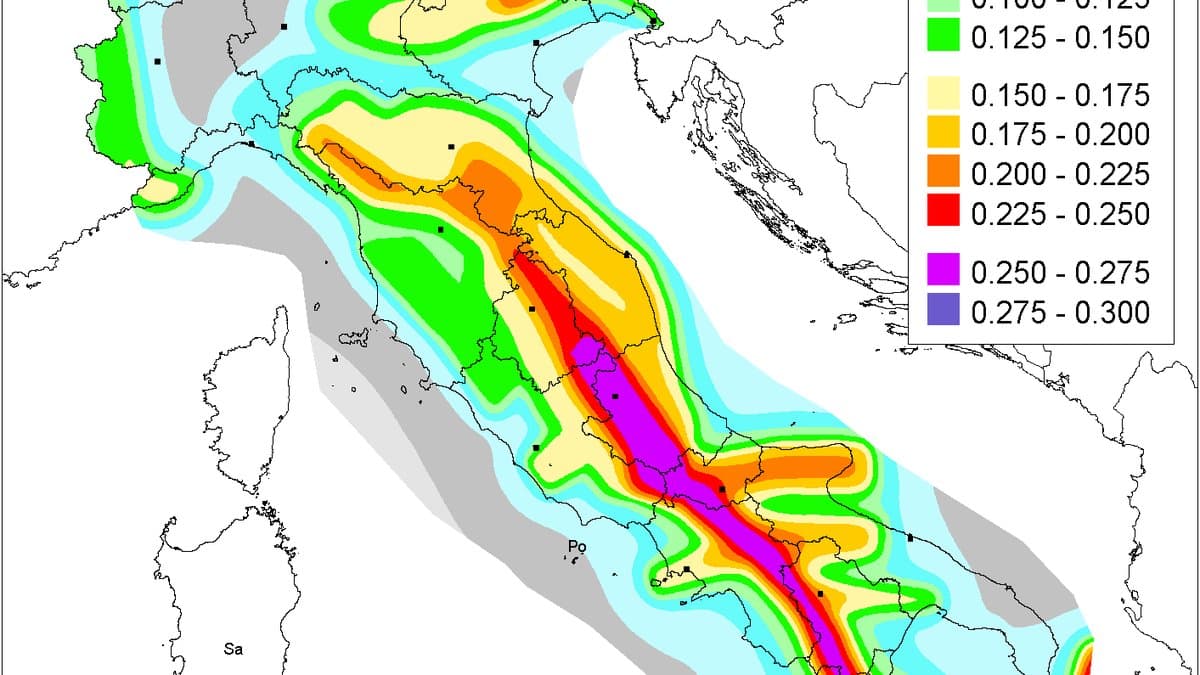 Italy's official national seismic-hazard map, with a band of high expected peak ground acceleration running the length of the Apennine chain