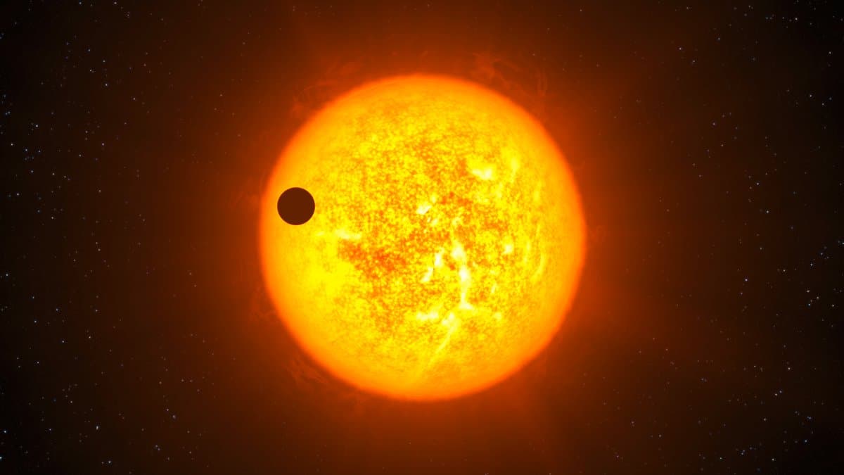 Artist's impression of a gas-giant exoplanet crossing in front of its host star.