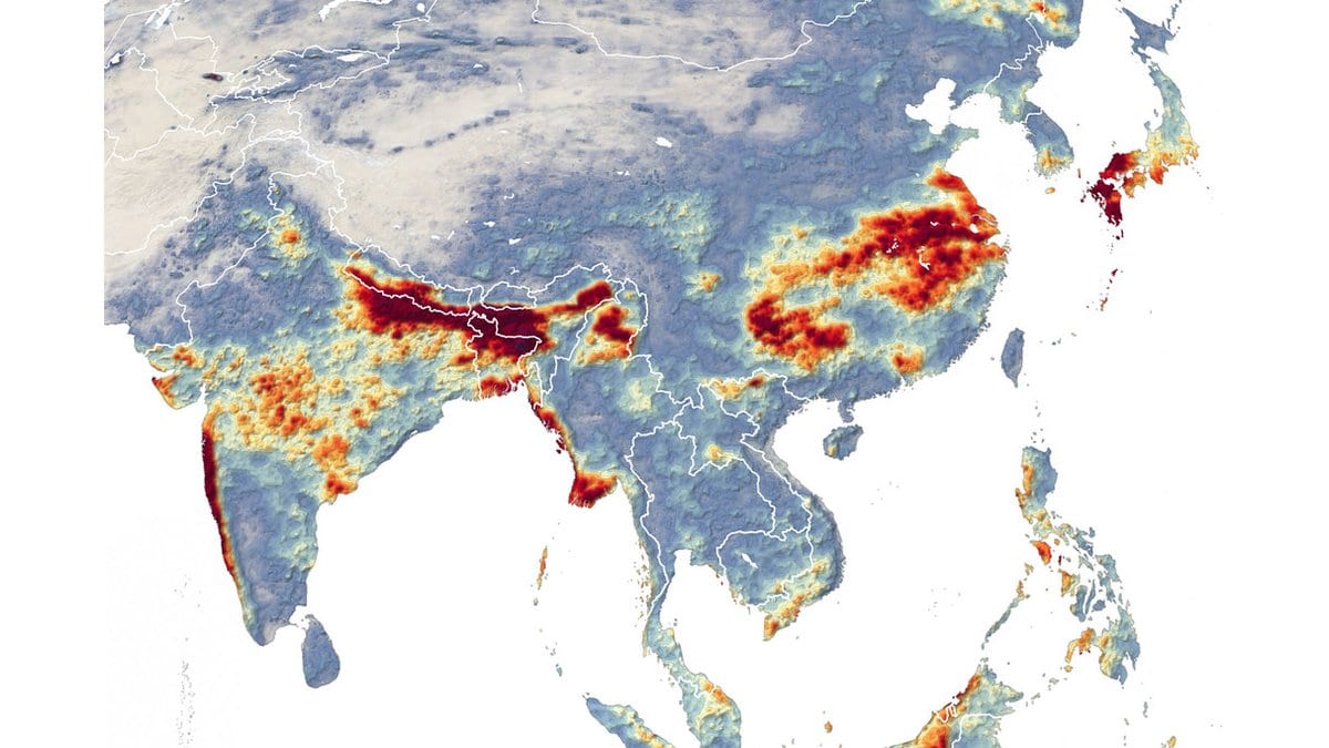 Map of South and East Asia with rainfall accumulation shaded, deepest red over Bangladesh, eastern India, and central and eastern China.